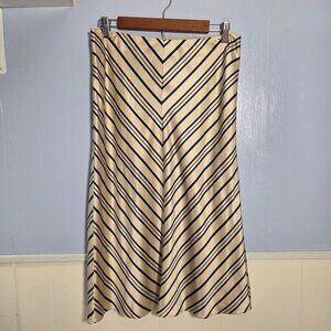 Banana Republic Size 8 Off White Blue Chevron Striped 100% Silk Flowy Midi Skirt
